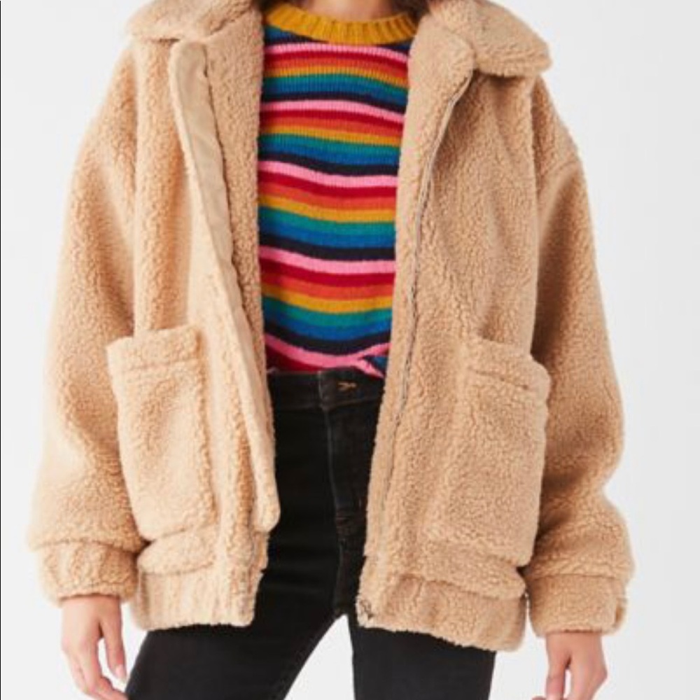 BRAND NEW.  I am GIA teddy coat size small